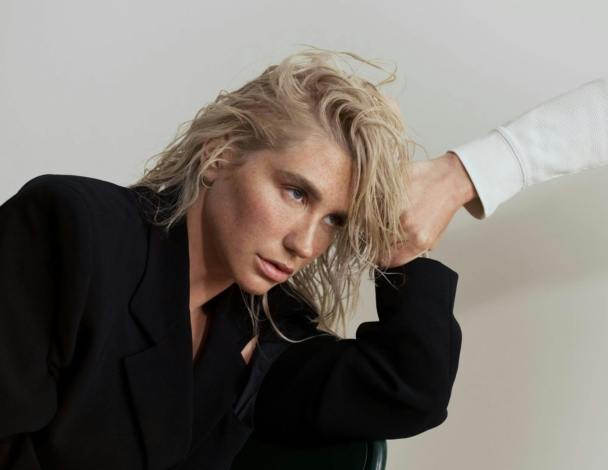  Kesha