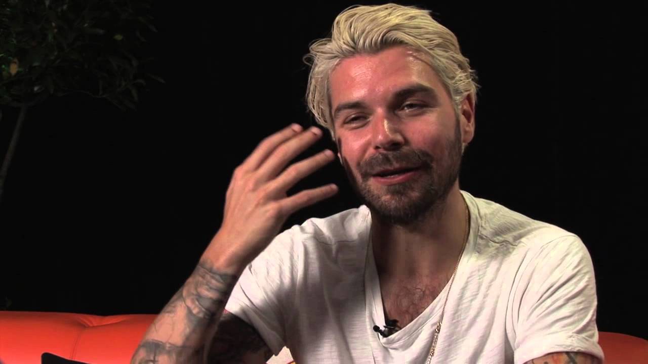 Simon Neil