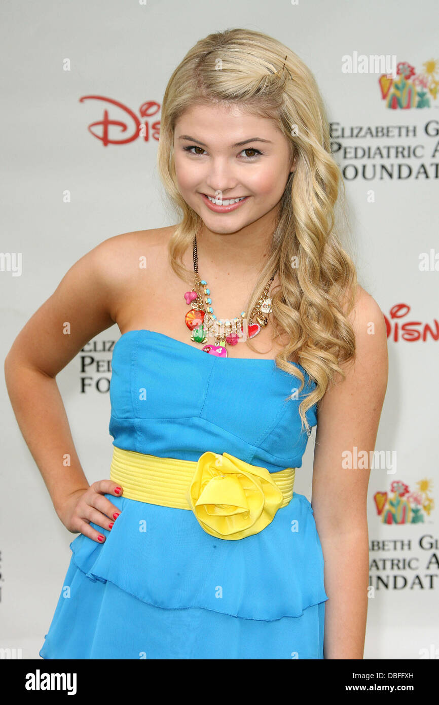 Stefanie Scott